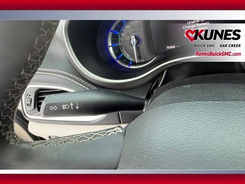 Used 2022 Chrysler Pacifica Touring-L w/ Uconnect Theater Family Group image 20