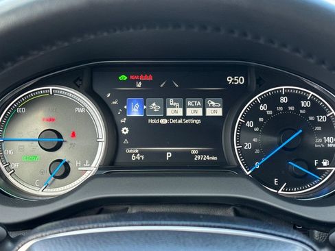 Certified 2024 Toyota Venza LE image 24