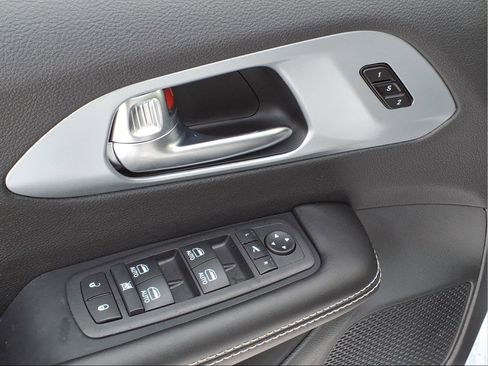 New 2026 Chrysler Pacifica Limited w/ S Appearance Package image 18