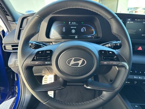 Certified 2025 Hyundai Elantra Sport image 8