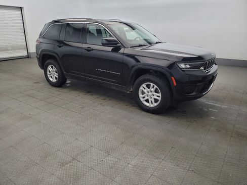 Used 2023 Jeep Grand Cherokee Laredo AWD/4WD image 11