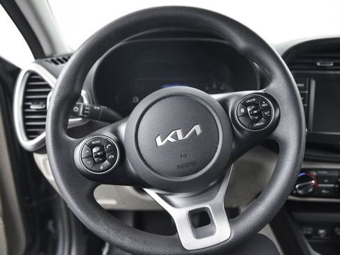 Used 2022 Kia Soul LX w/ Technology Package image 17