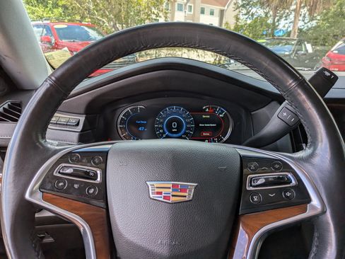 Used 2019 Cadillac Escalade Premium Luxury AWD/4WD image 28