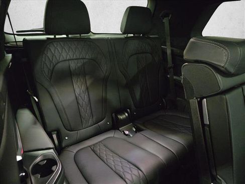 Used 2026 BMW X7 M60i image 12