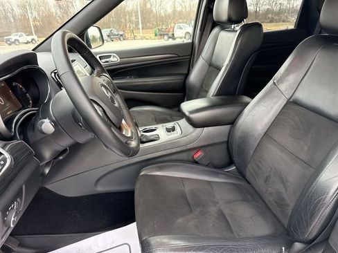 Used 2020 Jeep Grand Cherokee Altitude AWD/4WD image 18