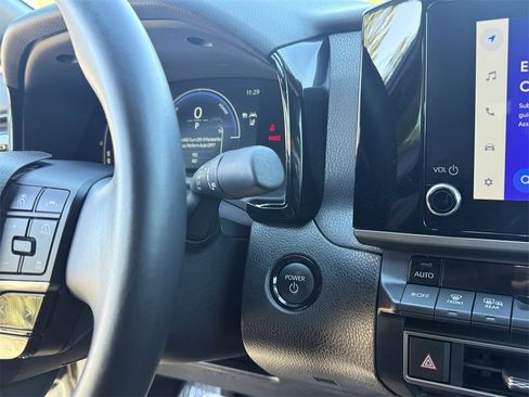 Used 2025 Toyota Camry SE image 23