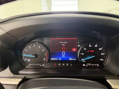 Used 2023 Ford Explorer XLT w/ Equipment Group 202A AWD/4WD image 17