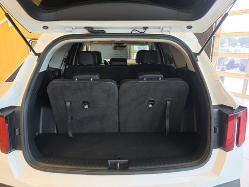 Certified 2024 Kia Sorento S w/ Panoramic Sunroof Package FWD image 33