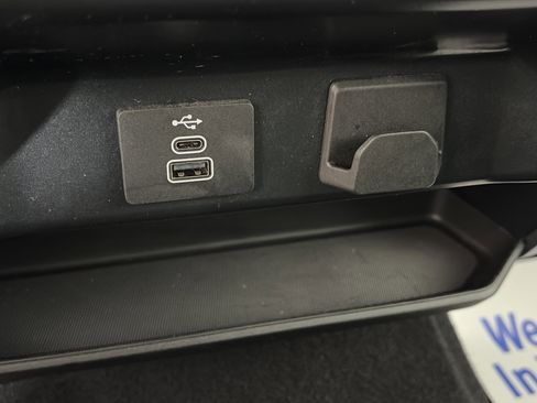 Used 2025 Ford F150 XLT w/ Equipment Group 301A Standard image 21