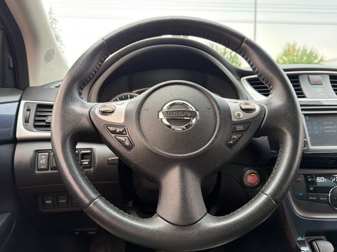 Used 2018 Nissan Sentra SR w/ Technology Package FWD image 24