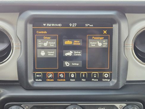 Used 2022 Jeep Wrangler Unlimited Sahara image 25