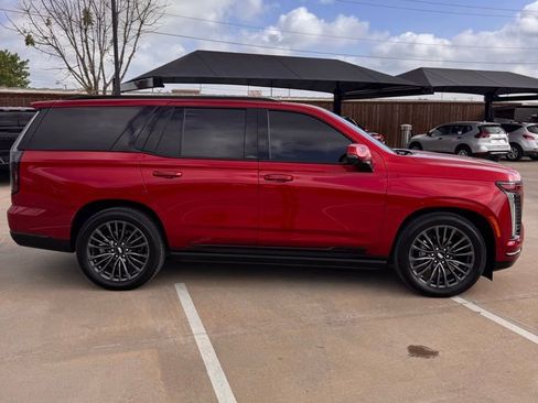 Used 2025 Cadillac Escalade Sport Platinum image 9