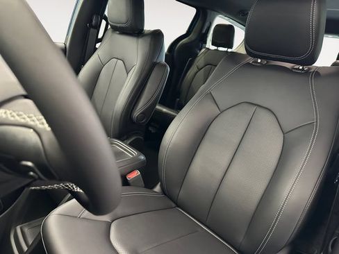 New 2027 Chrysler Pacifica Select w/ Family Tech Group FWD image 9