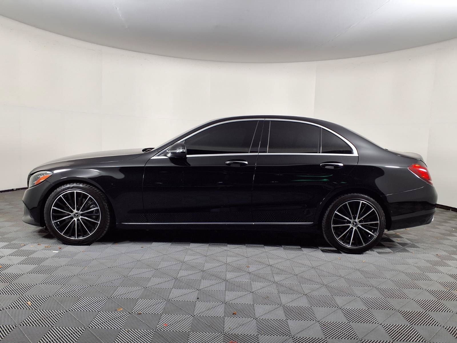 Used 2021 Mercedes-Benz C 300 Sedan w/ Premium Package image 4