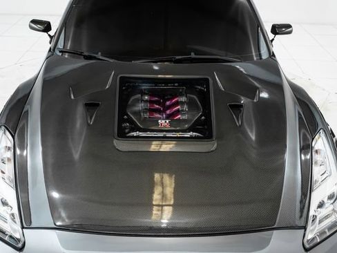 Used 2010 Nissan GT-R Premium image 19