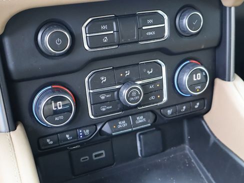 Used 2023 Chevrolet Tahoe Premier w/ Premium Package AWD/4WD image 29
