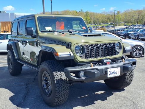 Used 2025 Jeep Wrangler Unlimited Rubicon 392 AWD/4WD image 3
