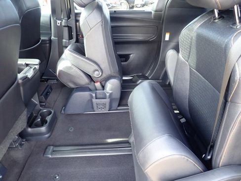 Used 2025 Toyota Sienna XLE Woodland Edition image 9