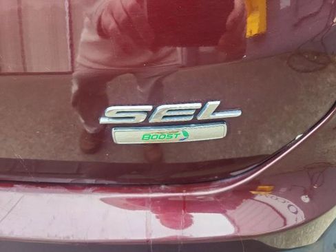 Used 2019 Ford Edge SEL w/ Equipment Group 201A AWD/4WD image 9