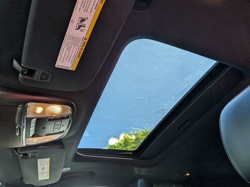 Used 2019 Jeep Grand Cherokee Limited AWD/4WD image 12
