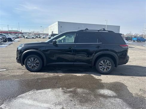 New 2026 Nissan Pathfinder SV image 7