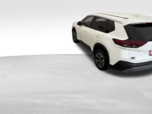 Used 2023 Nissan Rogue SV image 10