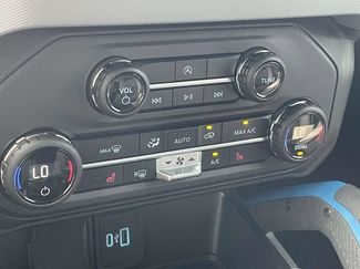 Used 2023 Ford Bronco Black Diamond video 5