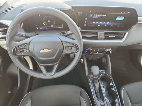 Used 2025 Chevrolet TrailBlazer LS w/ LS Confidence Package FWD image 11