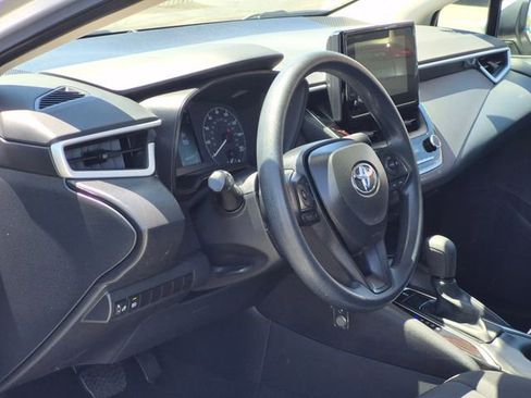 Used 2025 Toyota Corolla LE FWD image 10
