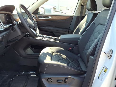 New 2026 Volkswagen Atlas SE image 11