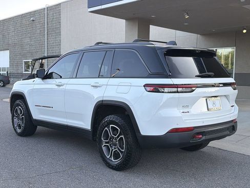 Used 2022 Jeep Grand Cherokee Trailhawk w/ ADV Protech Group II AWD/4WD image 9