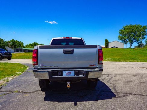 Used 2010 GMC Sierra 2500 SLE w/ SLE Preferred Package AWD/4WD image 4