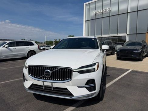 Used 2023 Volvo XC60 B5 Plus w/ Climate Package AWD/4WD image 3