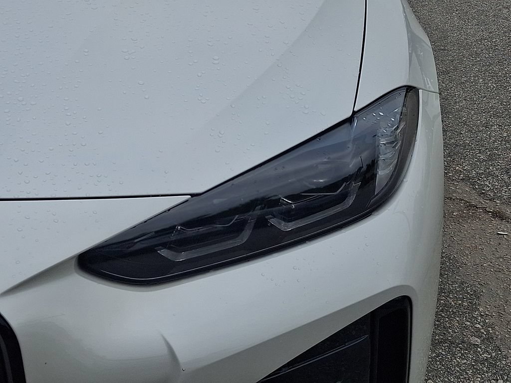 Used 2023 BMW i4 eDrive40 w/ M Sport Package RWD image 9