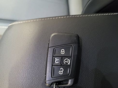 Used 2022 Volkswagen Tiguan SE FWD image 32
