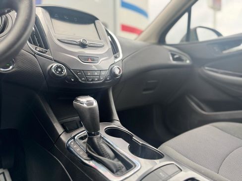 Used 2018 Chevrolet Cruze LT w/ Convenience Package FWD image 42
