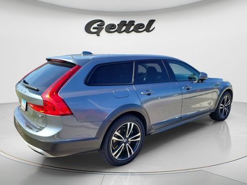 Used 2019 Volvo V90 T5 Cross Country w/ Advanced Package image 4