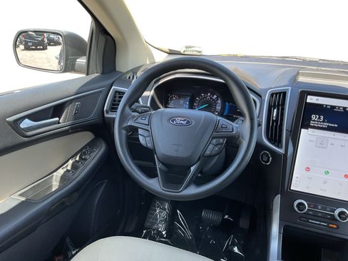 Used 2021 Ford Edge SE FWD image 11