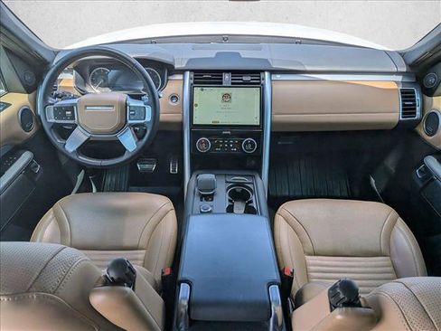 Used 2023 Land Rover Discovery HSE R-Dynamic AWD/4WD image 18