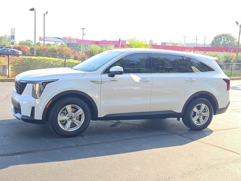 Used 2026 Kia Sorento LX FWD image 6