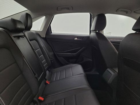 Used 2024 Volkswagen Jetta SE FWD image 19