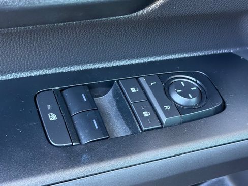 Used 2025 Toyota Tacoma SR RWD image 14