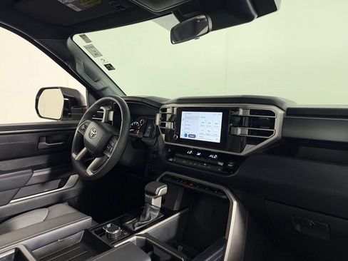 Used 2025 Toyota Tundra SR5 w/ SR5 Premium Package AWD/4WD image 25