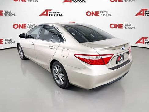 Used 2015 Toyota Camry SE w/ Moonroof Package image 5