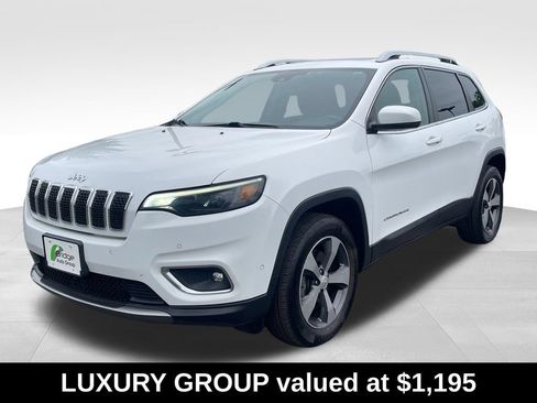 Used 2019 Jeep Cherokee Limited w/ Luxury Group AWD/4WD image 4