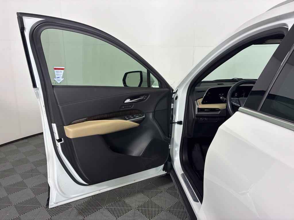 Used 2024 Cadillac XT4 Premium Luxury FWD image 23