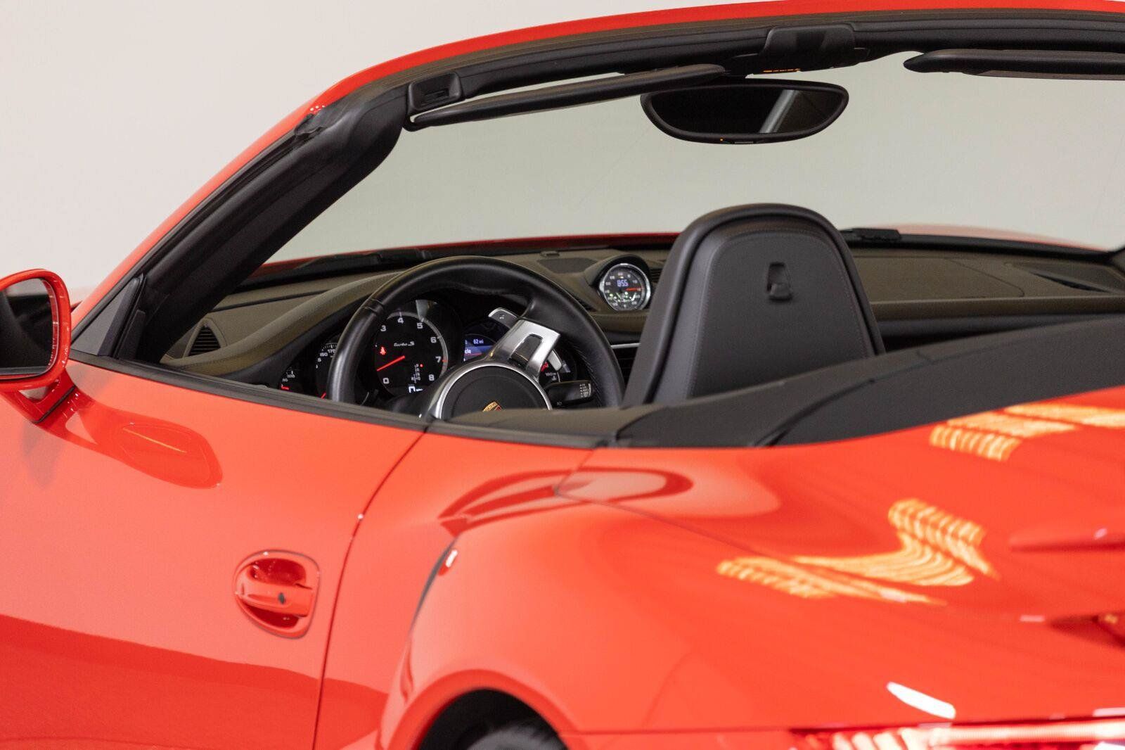 Used 2015 Porsche 911 Turbo S AWD/4WD image 40