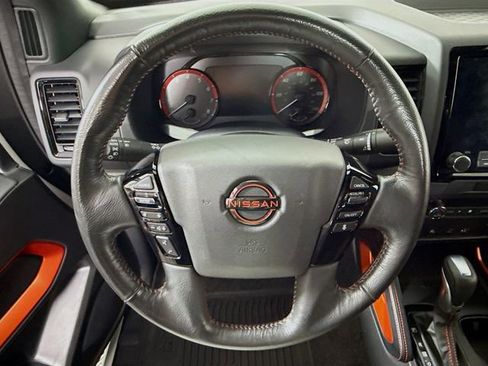 Used 2022 Nissan Frontier PRO-4X w/ Technology Package image 12