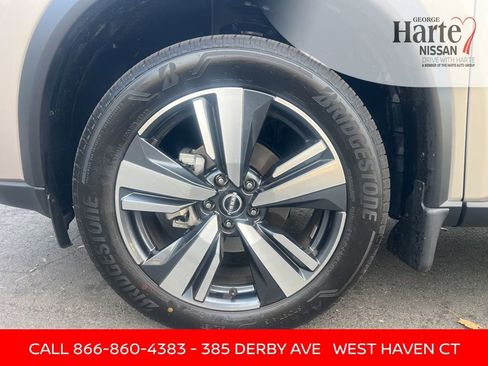 Certified 2025 Nissan Rogue SL image 36