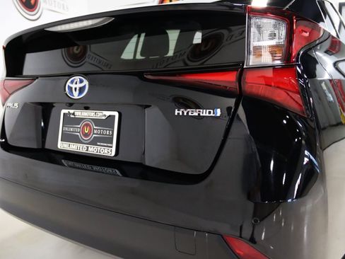 Used 2021 Toyota Prius LE FWD image 11